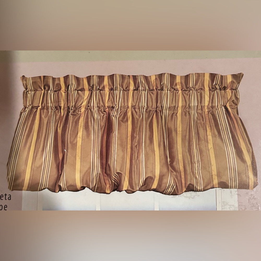 Valance Collection Blouson.